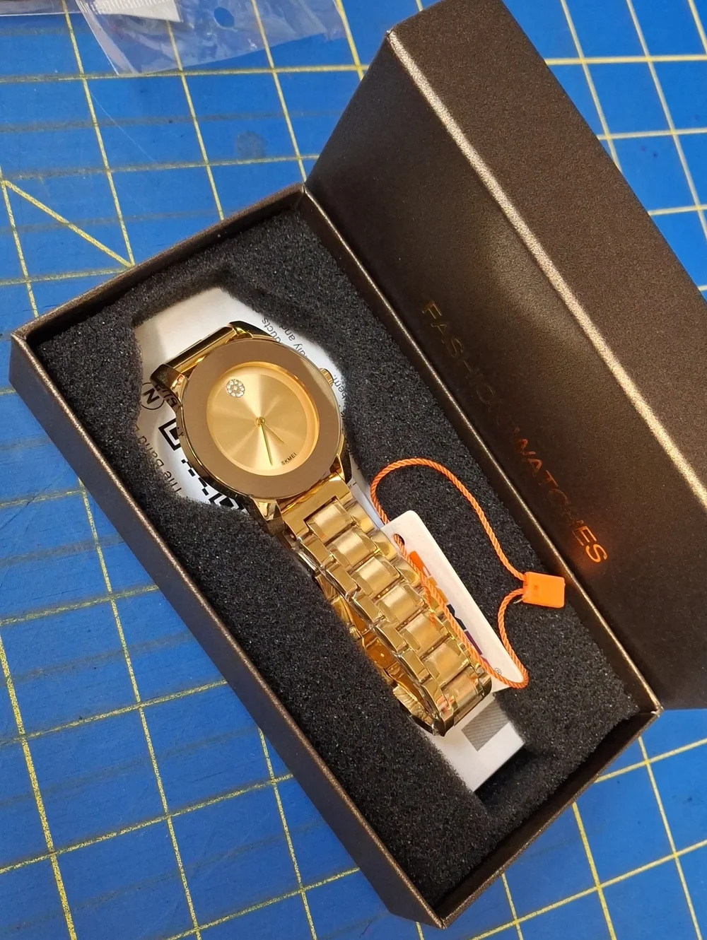 SKMEI Gold Face Gold-Tone 8